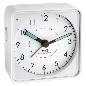 TFA 60.1510.02 Picco RC wekker - quartz analoog - wit - kunststof - op batterijen - sluimerfunctie & achtergrondverlichting