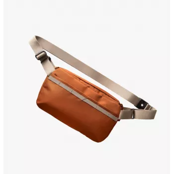 UNIQ Denver Crossbody Bag 5L Oranje