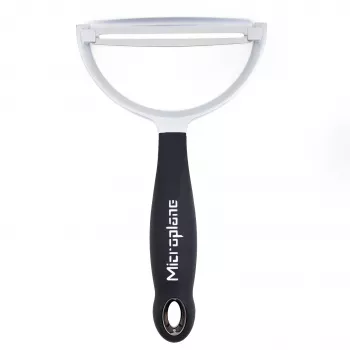 Microplane Peeler XL schilmes met chirurgisch RVS-mes, ergonomische soft-touch greep, geïntegreerde aardappeloogjesverwijderaar, zwart
